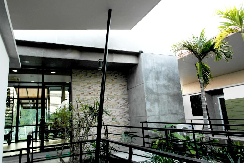Mila Garden Hotel Roi Et Exterior photo