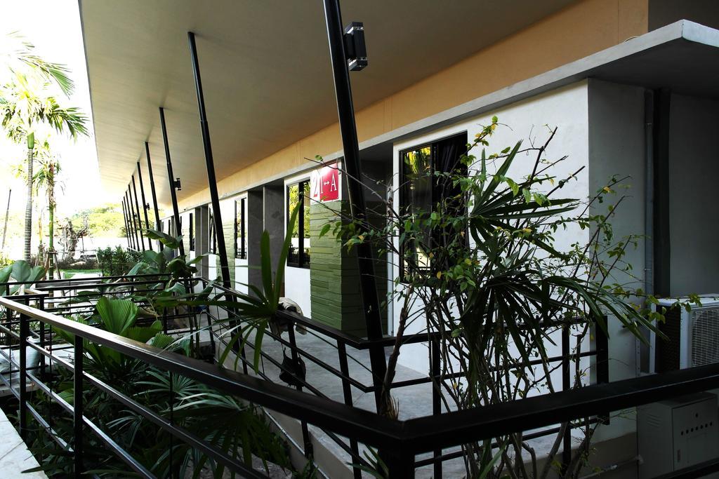 Mila Garden Hotel Roi Et Exterior photo