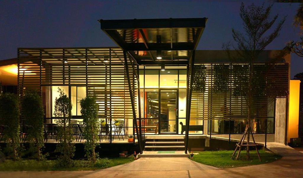 Mila Garden Hotel Roi Et Exterior photo