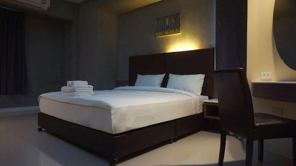Mila Garden Hotel Roi Et Exterior photo