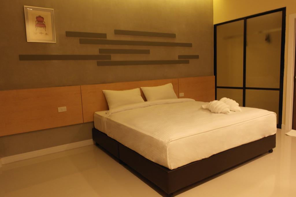 Mila Garden Hotel Roi Et Exterior photo