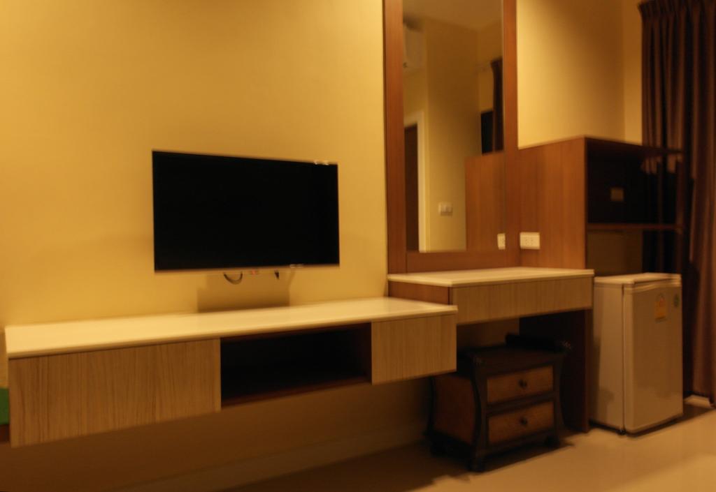 Mila Garden Hotel Roi Et Exterior photo