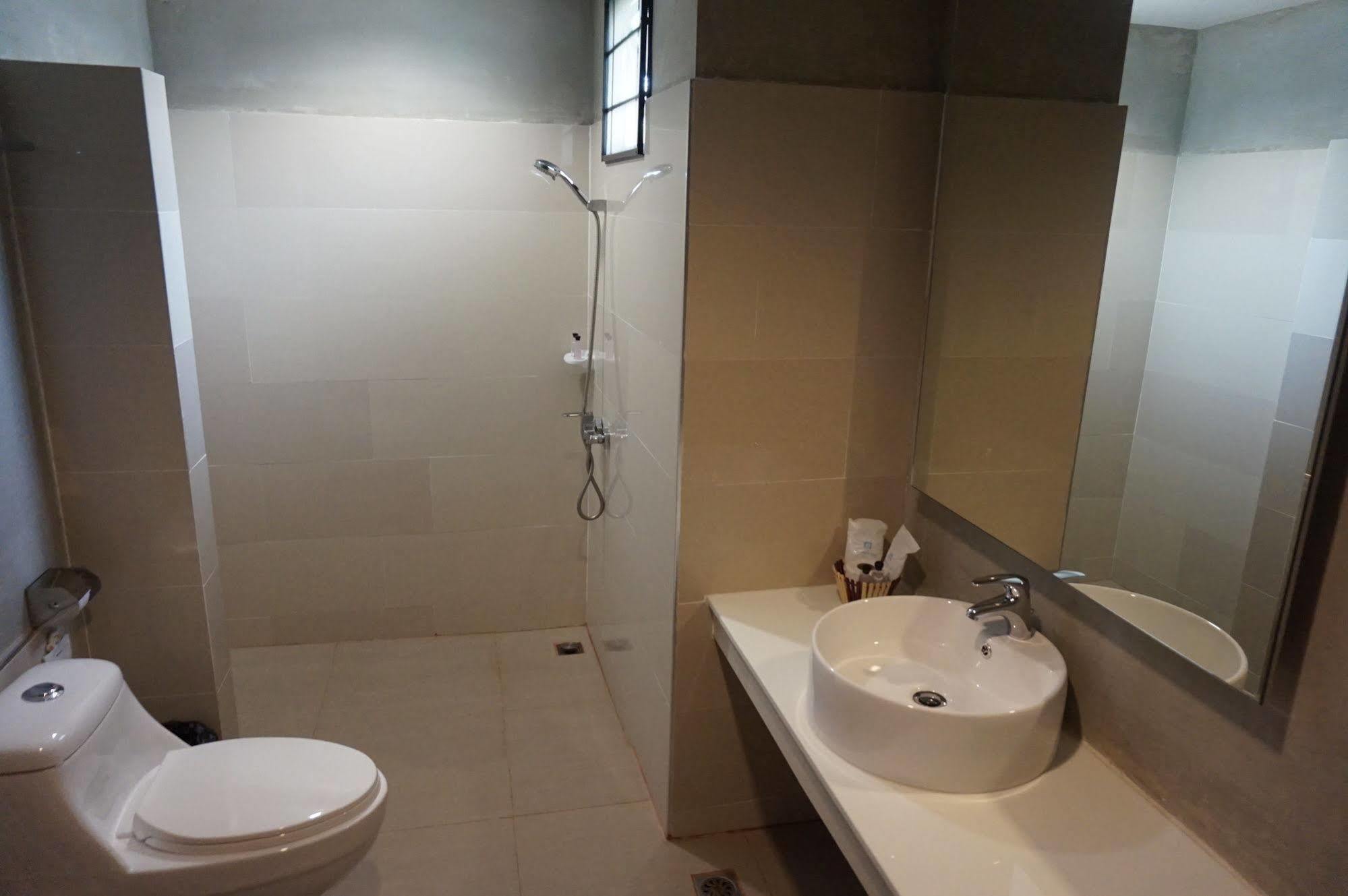 Mila Garden Hotel Roi Et Exterior photo