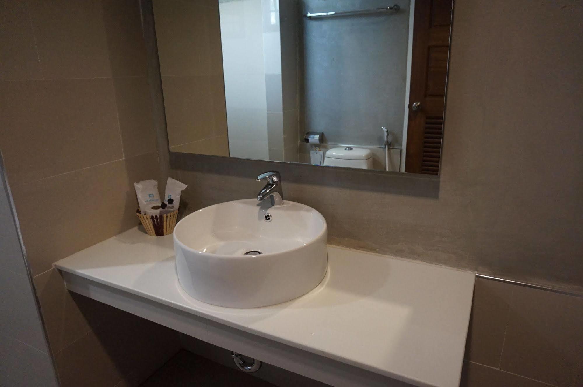 Mila Garden Hotel Roi Et Exterior photo