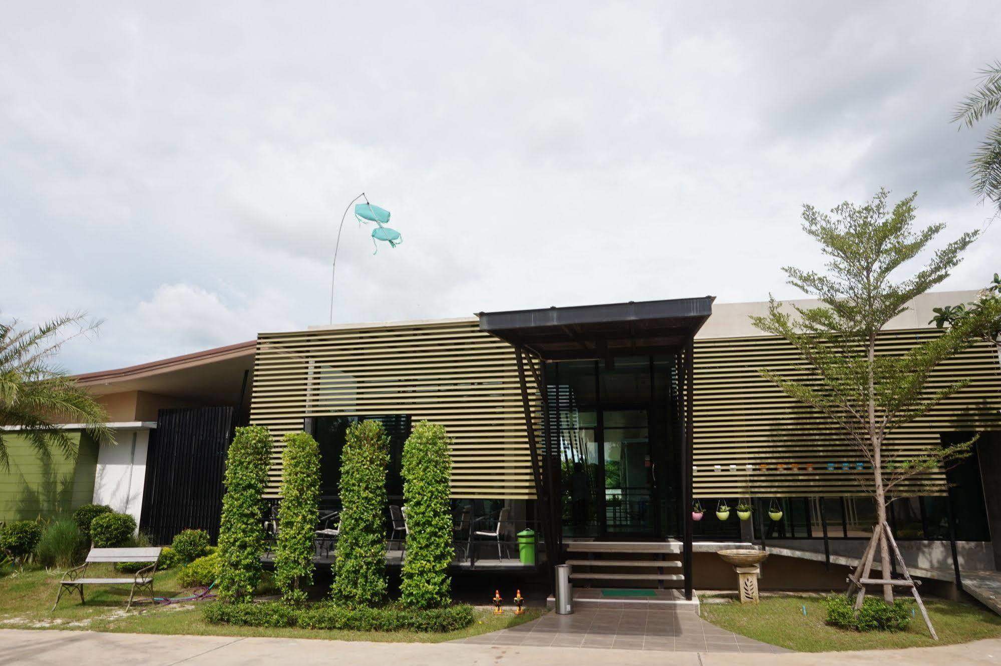 Mila Garden Hotel Roi Et Exterior photo