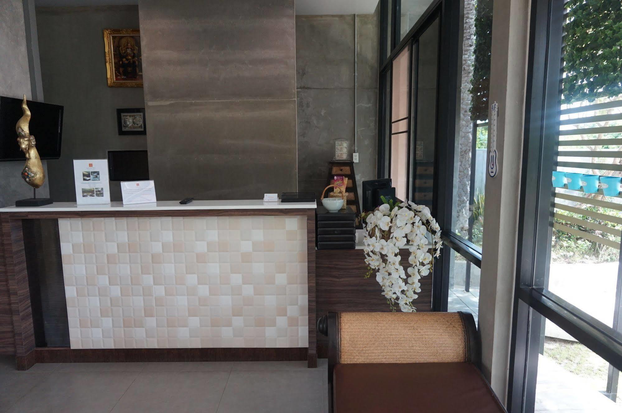 Mila Garden Hotel Roi Et Exterior photo