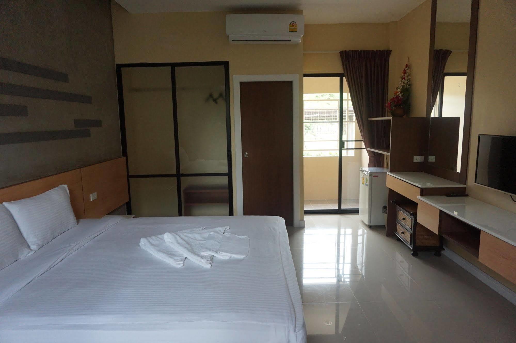 Mila Garden Hotel Roi Et Exterior photo