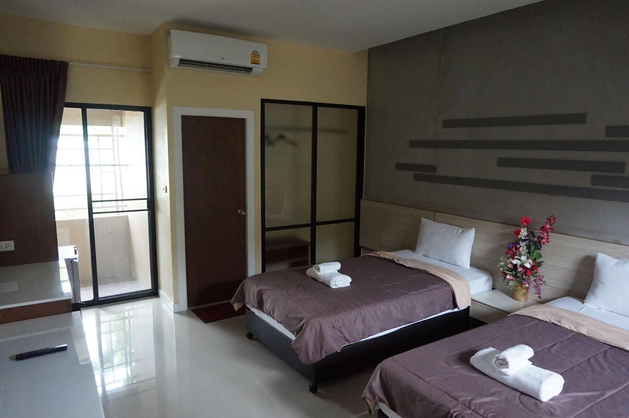 Mila Garden Hotel Roi Et Exterior photo