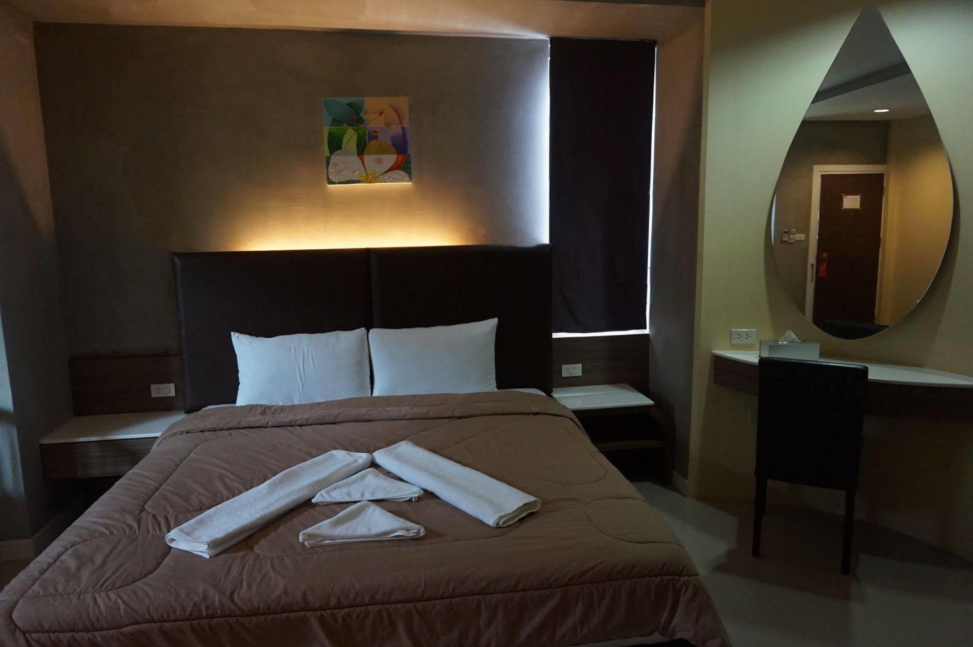 Mila Garden Hotel Roi Et Exterior photo