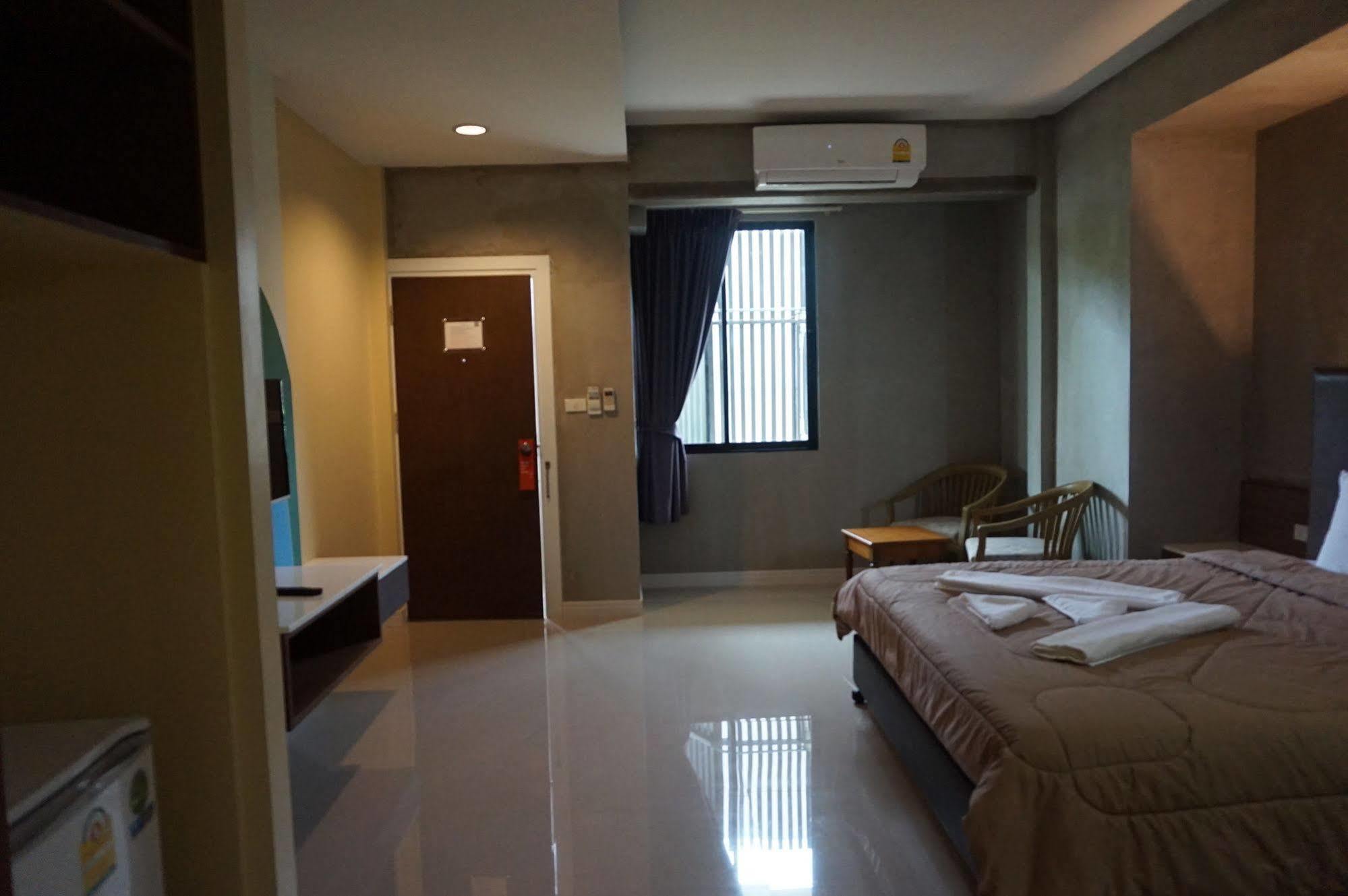 Mila Garden Hotel Roi Et Exterior photo
