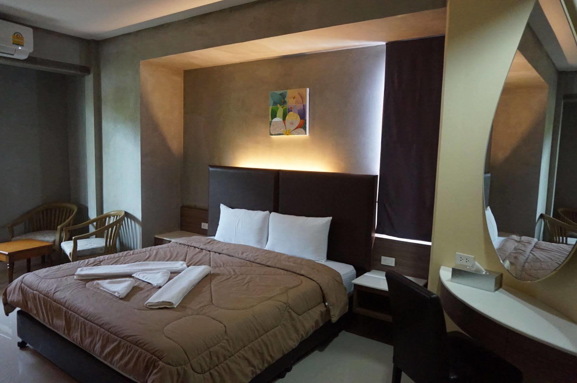Mila Garden Hotel Roi Et Exterior photo