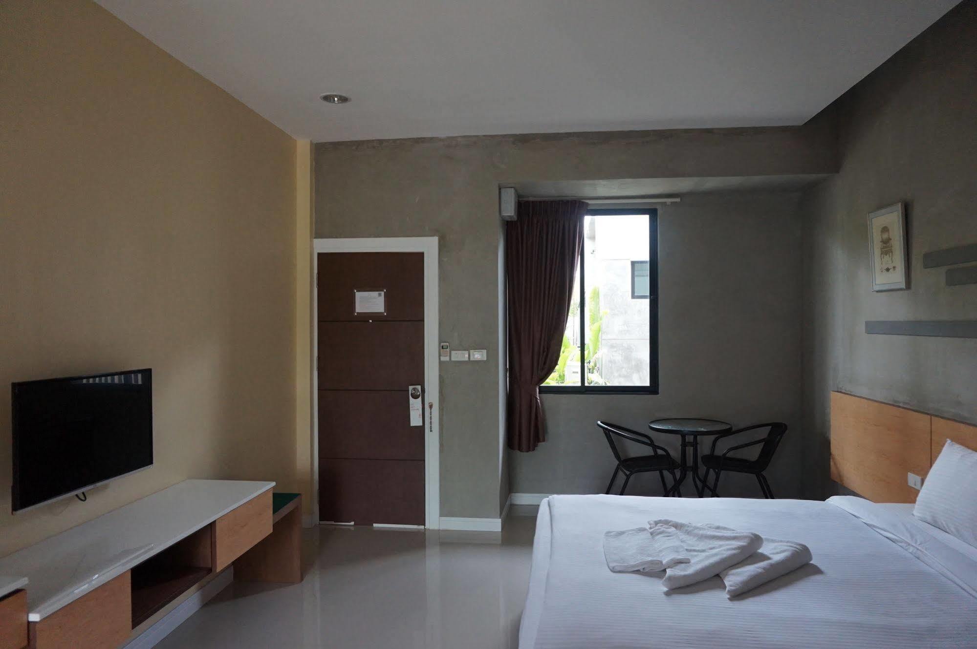 Mila Garden Hotel Roi Et Exterior photo