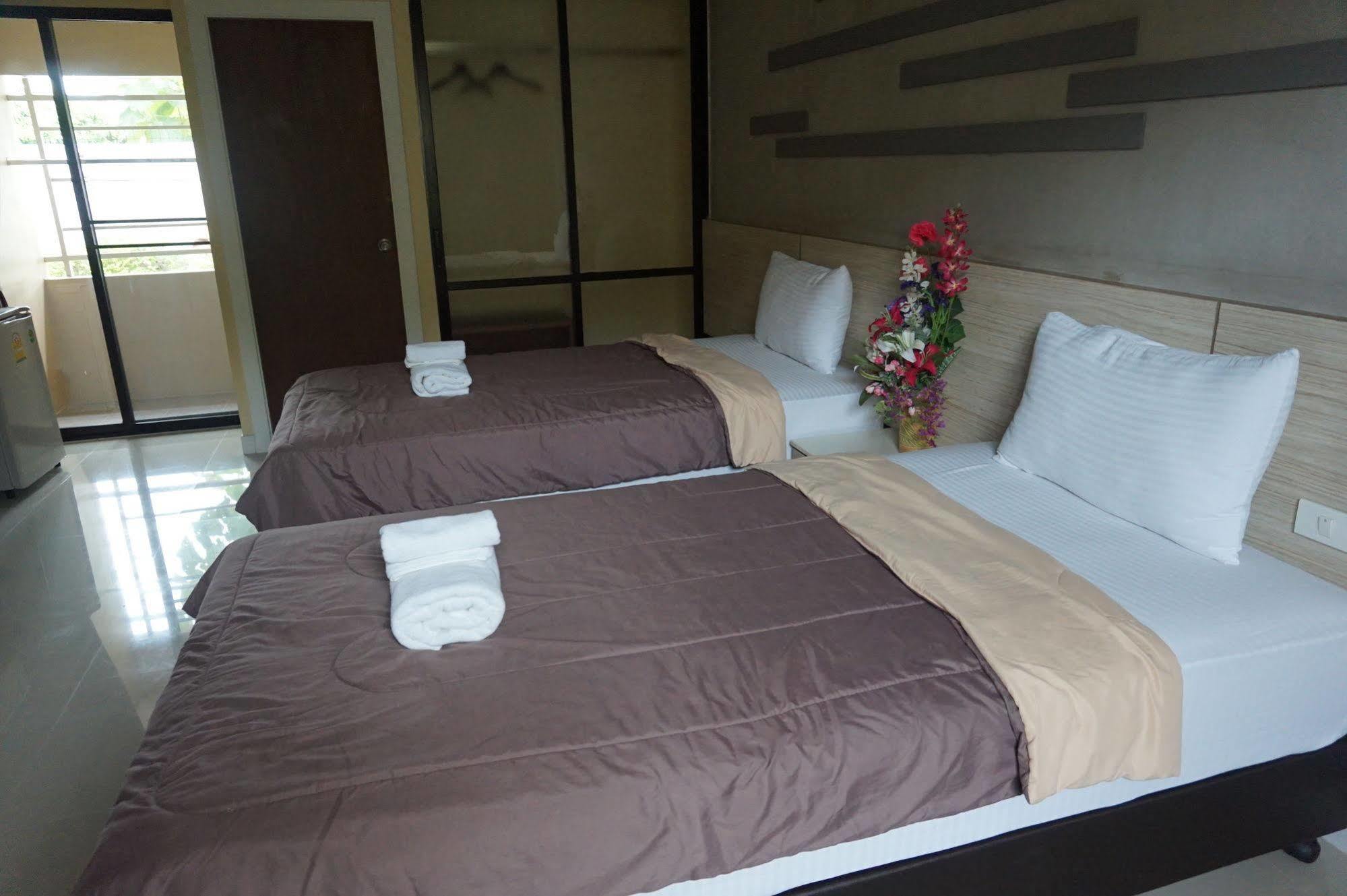 Mila Garden Hotel Roi Et Exterior photo