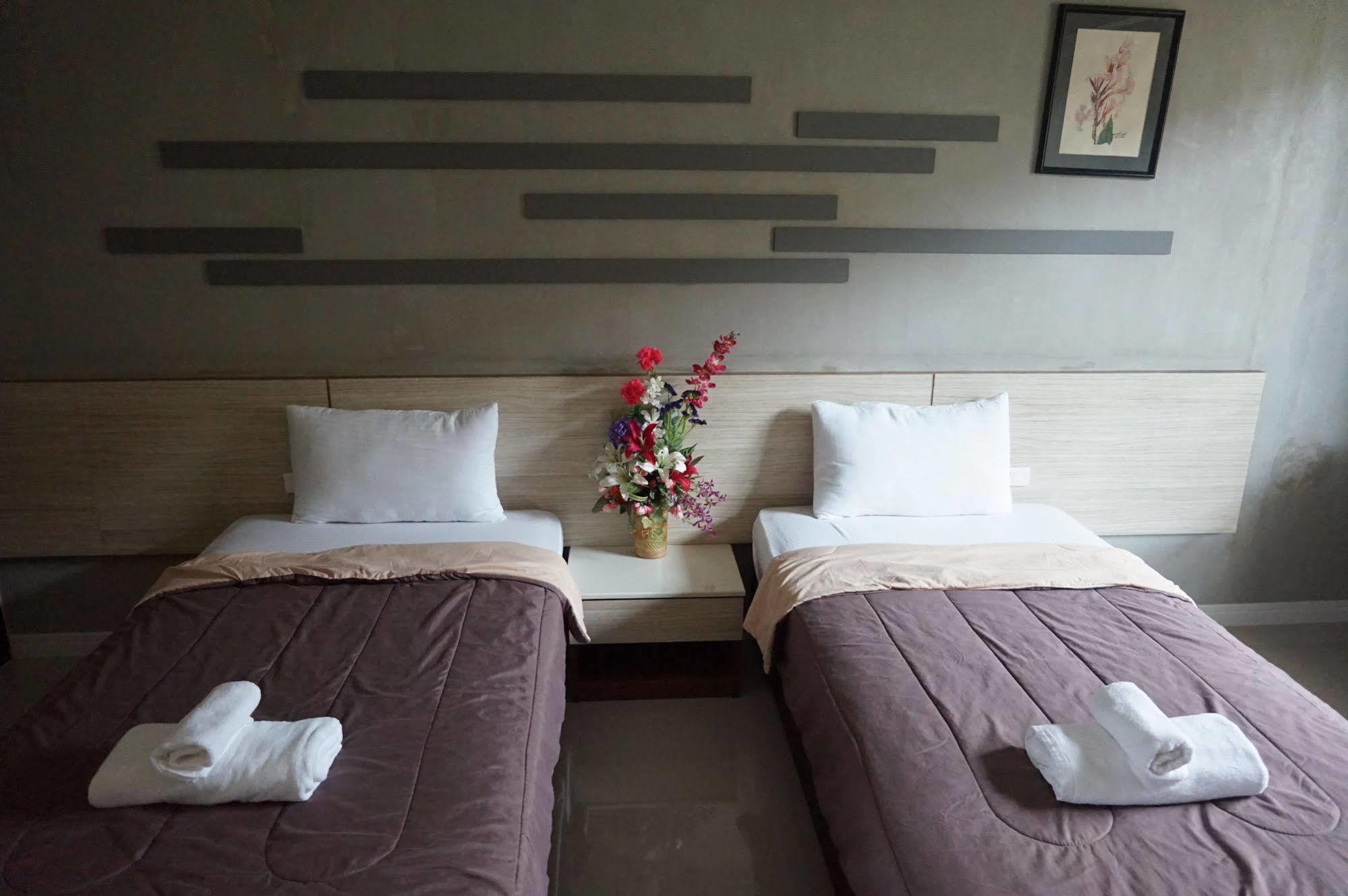 Mila Garden Hotel Roi Et Exterior photo