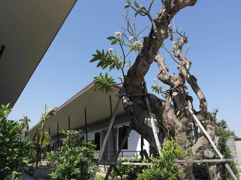 Mila Garden Hotel Roi Et Exterior photo